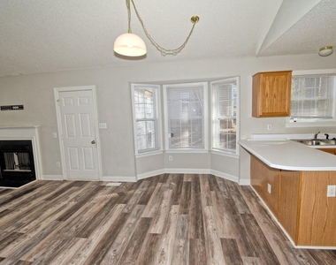 239 Tillamook Drive - Photo Thumbnail 7