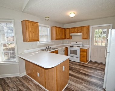 239 Tillamook Drive - Photo Thumbnail 13