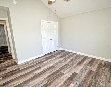 239 Tillamook Drive - Photo Thumbnail 28