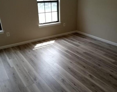 5 Claridge Court - Photo Thumbnail 3