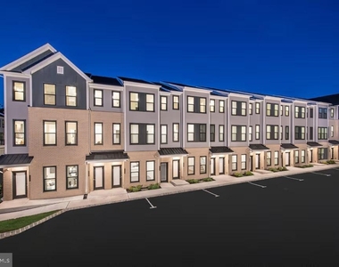 512 Reading Court - Photo Thumbnail 3