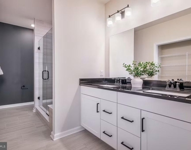 512 Reading Court - Photo Thumbnail 13