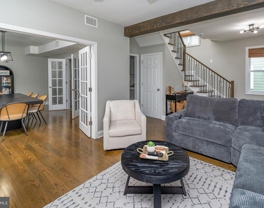 2633 Nottingham Way - Photo Thumbnail 9