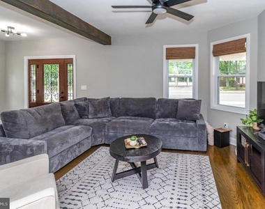 2633 Nottingham Way - Photo Thumbnail 8