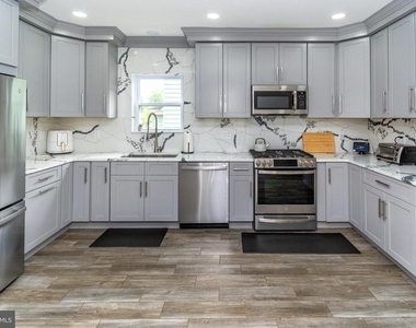 2633 Nottingham Way - Photo Thumbnail 13