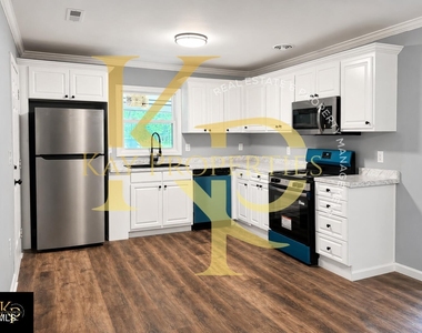 1828 Windsor Drive - Photo Thumbnail 10
