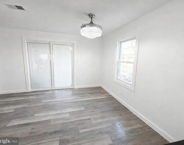 106 Reed - Photo Thumbnail 4