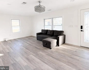 106 Reed - Photo Thumbnail 2