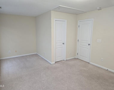329 Kinellan Lane - Photo Thumbnail 12