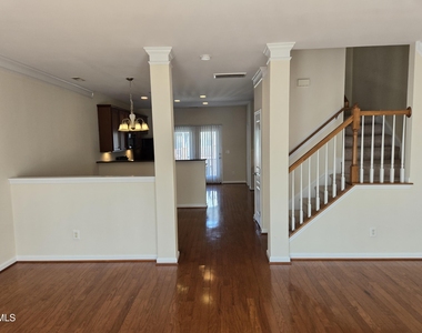 329 Kinellan Lane - Photo Thumbnail 4