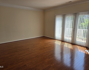 329 Kinellan Lane - Photo Thumbnail 3