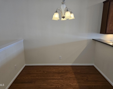 329 Kinellan Lane - Photo Thumbnail 8