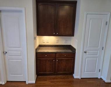 329 Kinellan Lane - Photo Thumbnail 7