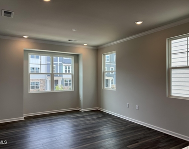 642 Gimari Drive - Photo Thumbnail 12