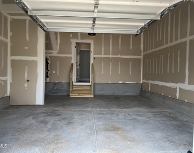 642 Gimari Drive - Photo Thumbnail 36