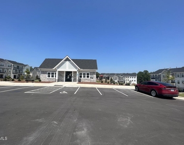 642 Gimari Drive - Photo Thumbnail 43