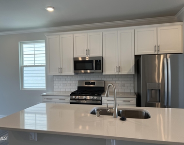 642 Gimari Drive - Photo Thumbnail 15