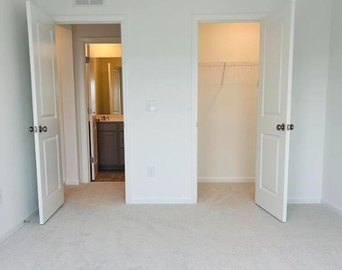 112 Blossom Fld Way - Photo Thumbnail 11