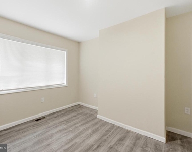 93 Washington Street - Photo Thumbnail 5