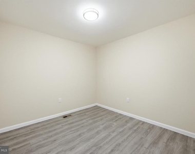 93 Washington Street - Photo Thumbnail 7