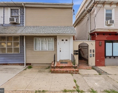 93 Washington Street - Photo Thumbnail 2