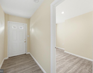 93 Washington Street - Photo Thumbnail 3