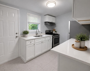 58 E Monroe Street - Photo Thumbnail 4