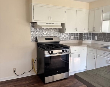 446 W Broad Street - Photo Thumbnail 6