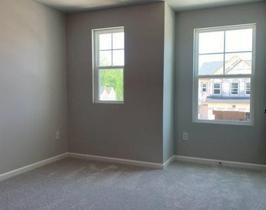 139 Yellow Iris Drive - Photo Thumbnail 14