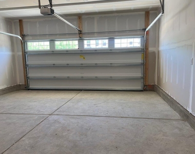 139 Yellow Iris Drive - Photo Thumbnail 2