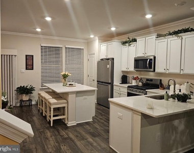 13 Foundry Boulevard - Photo Thumbnail 2