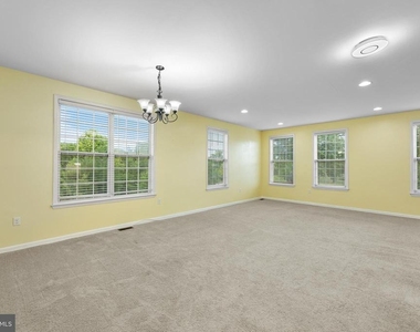 42 Mountie Lane - Photo Thumbnail 9