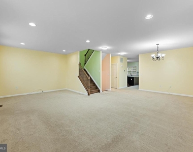 42 Mountie Lane - Photo Thumbnail 10