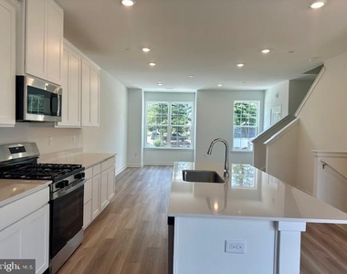 119 West End Avenue - Photo Thumbnail 11