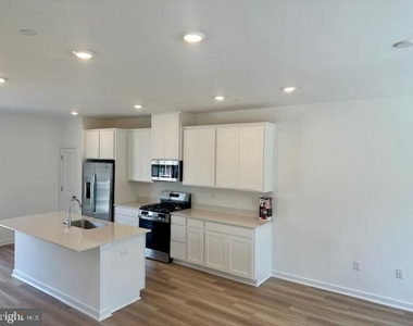 119 West End Avenue - Photo Thumbnail 18