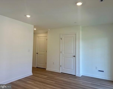 119 West End Avenue - Photo Thumbnail 8
