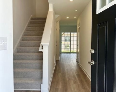 119 West End Avenue - Photo Thumbnail 4