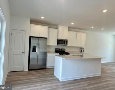 119 West End Avenue - Photo Thumbnail 15