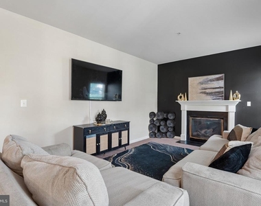 14315 Devinger Place - Photo Thumbnail 6