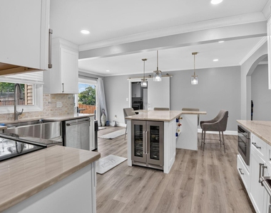 12420 Seabury Lane - Photo Thumbnail 15