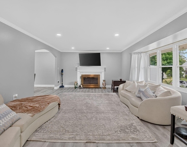 12420 Seabury Lane - Photo Thumbnail 1