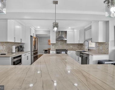 12420 Seabury Lane - Photo Thumbnail 13