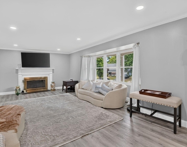 12420 Seabury Lane - Photo Thumbnail 2