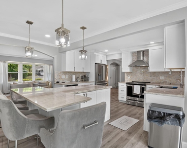 12420 Seabury Lane - Photo Thumbnail 12