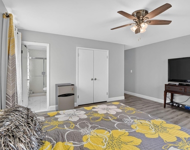 12420 Seabury Lane - Photo Thumbnail 27