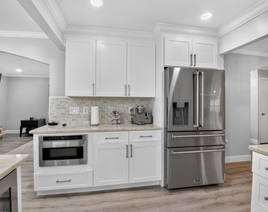 12420 Seabury Lane - Photo Thumbnail 14
