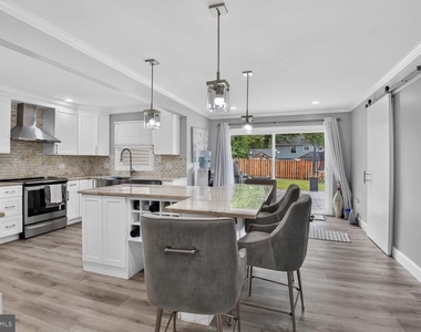 12420 Seabury Lane - Photo Thumbnail 10