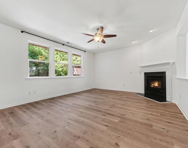 508 Ashburn Lane - Photo Thumbnail 9