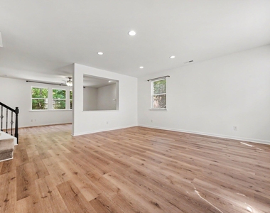 508 Ashburn Lane - Photo Thumbnail 5