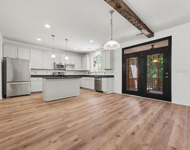 508 Ashburn Lane - Photo Thumbnail 7